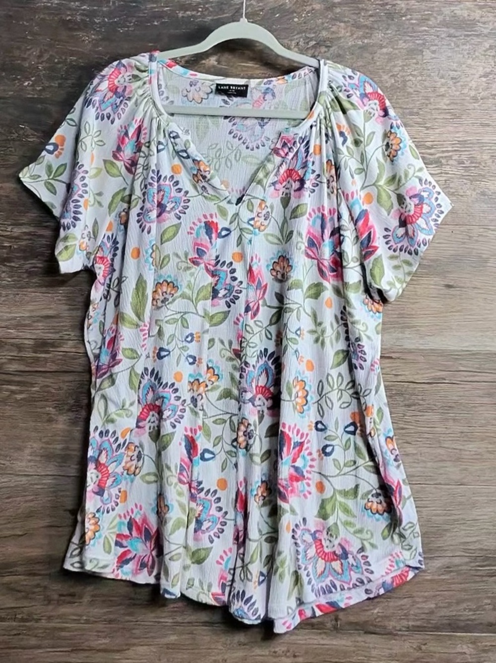 Lane Bryant Cream V-Neck Floral Tunic with Multicolor Print